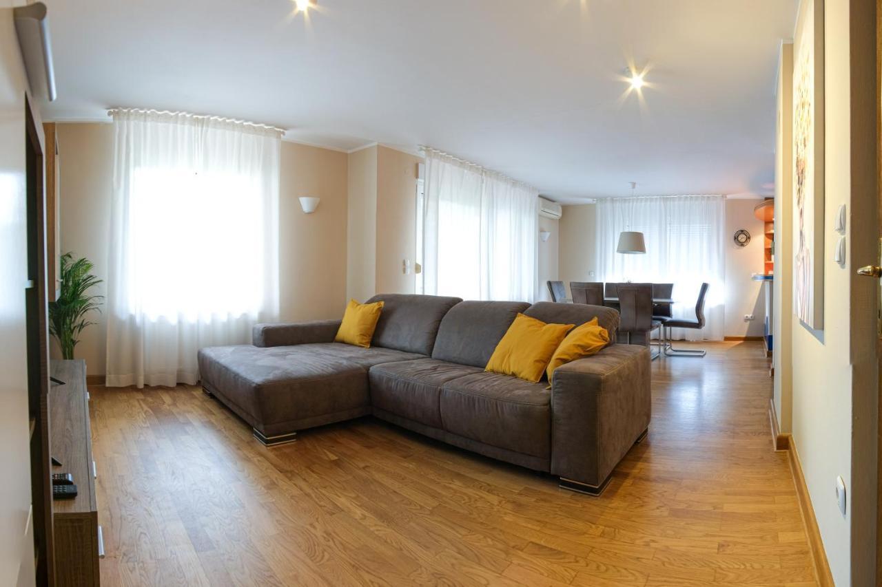 M16 Spacious And Bright Apartment Ljubljana Bagian luar foto
