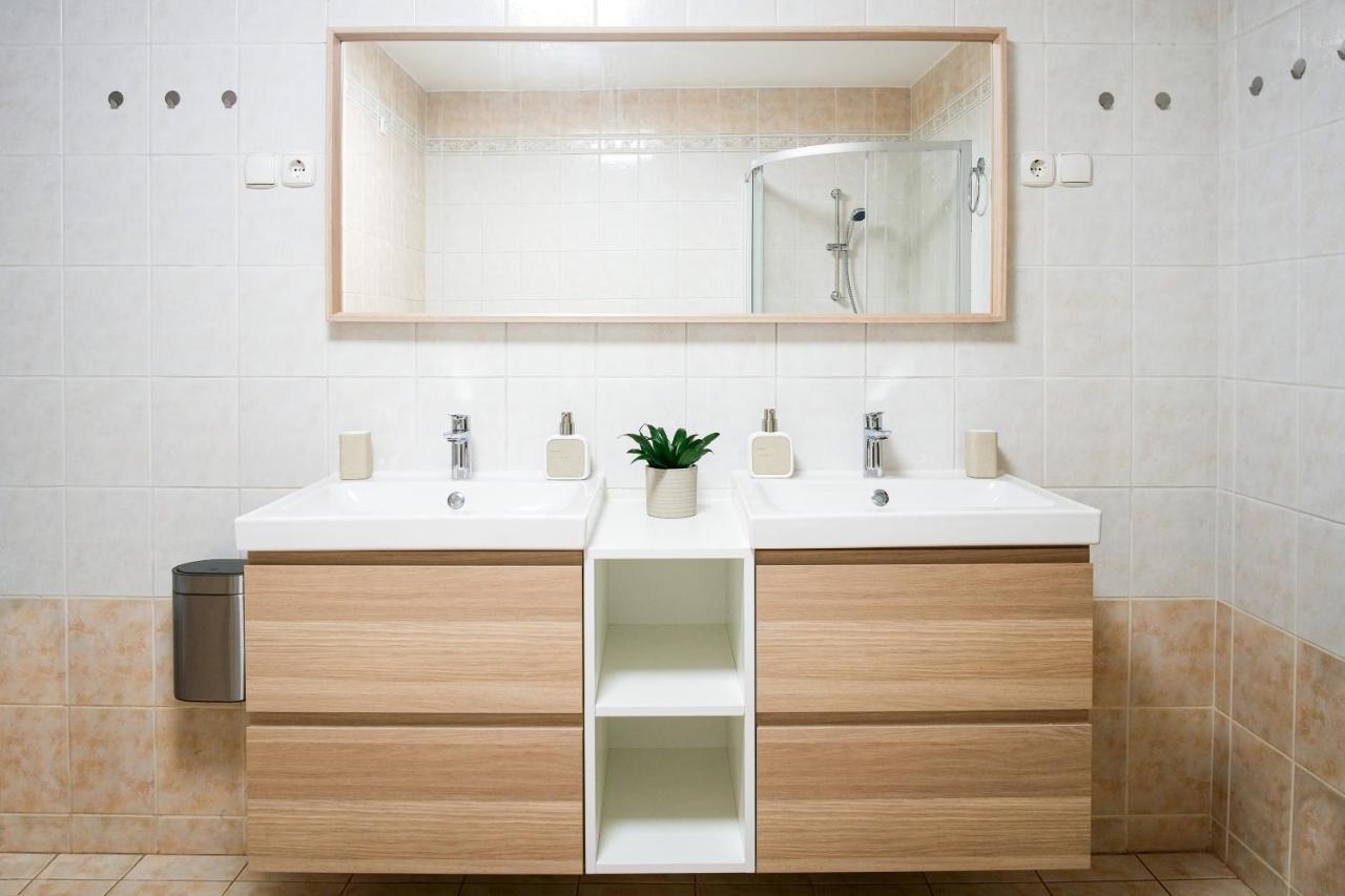 M16 Spacious And Bright Apartment Ljubljana Bagian luar foto
